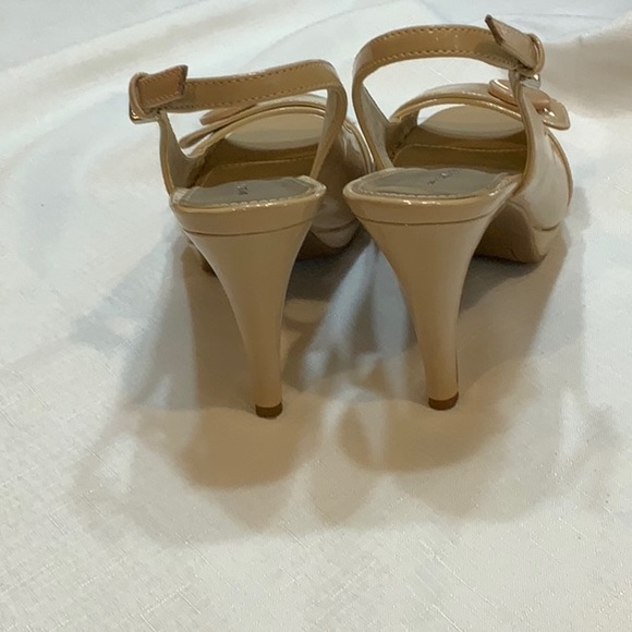 Bandolino nude heels - Picture 2 of 5